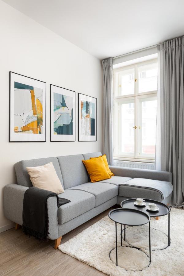 Days - Minimalist - Easy Access Apartmán *